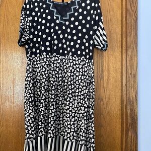 Gudrun Sidon tunic. Excellent condition. Fun black and white print. Very soft .